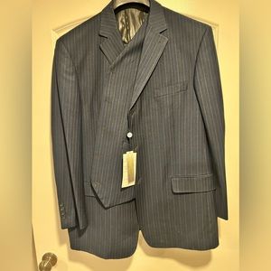 Single Breasted, Three Piece dress suit